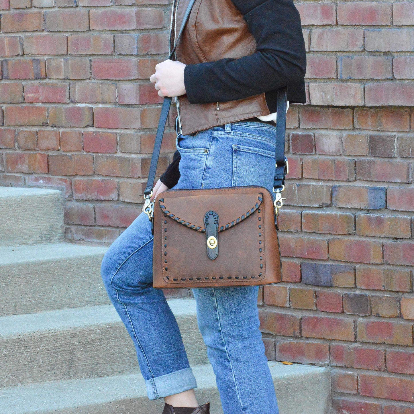 CONCEALED CARRY EVELYN LEATHER CROSSBODY